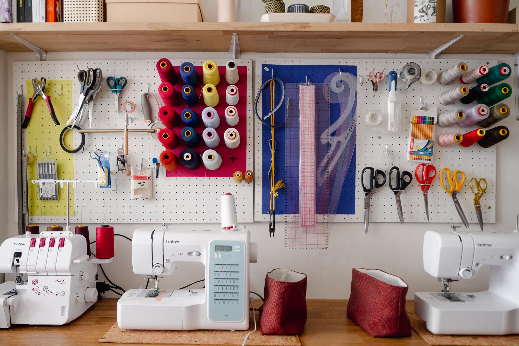 Les machines à coudre dans l'atelier Panachées - PAris 18